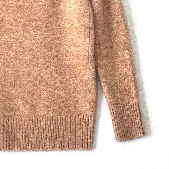 Aritzia Wilfred Free Faretta Off Shoulder Crow Neck Sweater - Picture 6 of 10